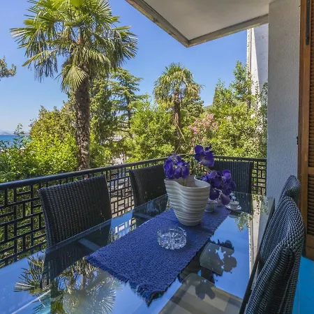 Sunny Apartment *
