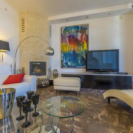 Sunny Apartment *