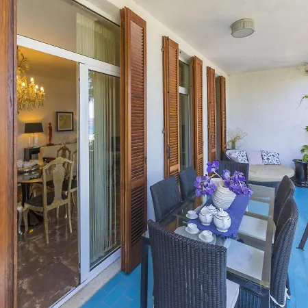 Sunny Apartment *